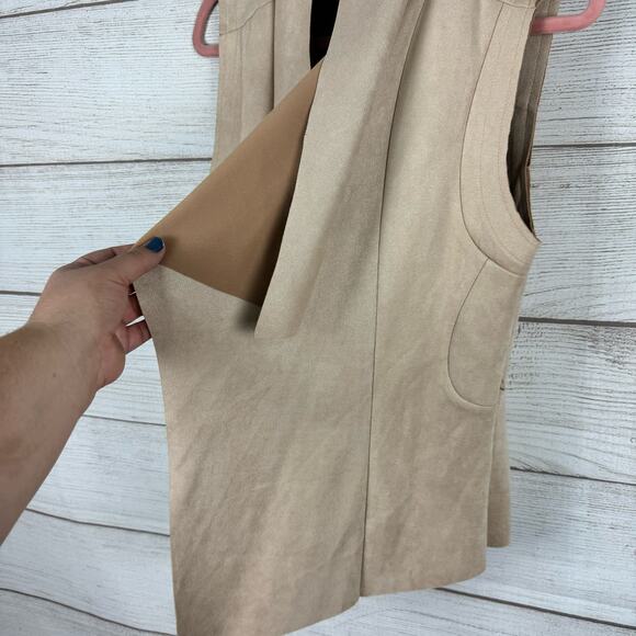 BLVD Women's Faux Suede Tan Sleeveless Fall Vest Size Small/Medium - Picture 3 of 9
